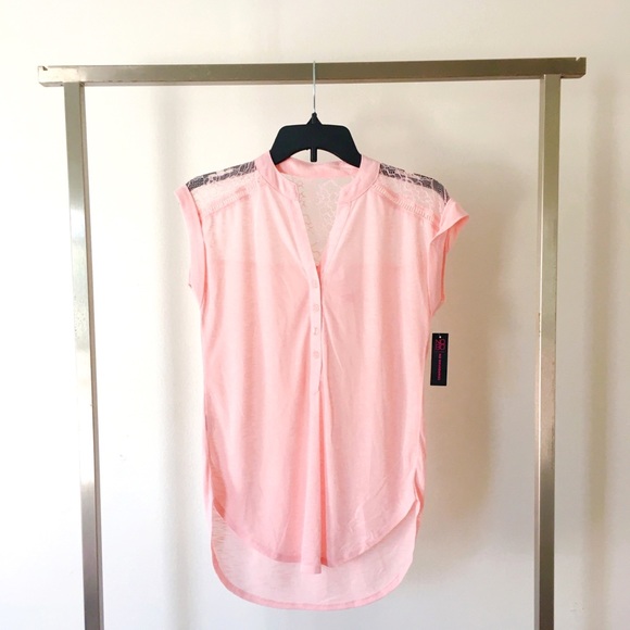 Tops - 🆕Pink Short Sleeve Juniors T-Shirt